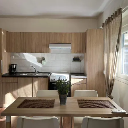 Mary's Pool Apartman *